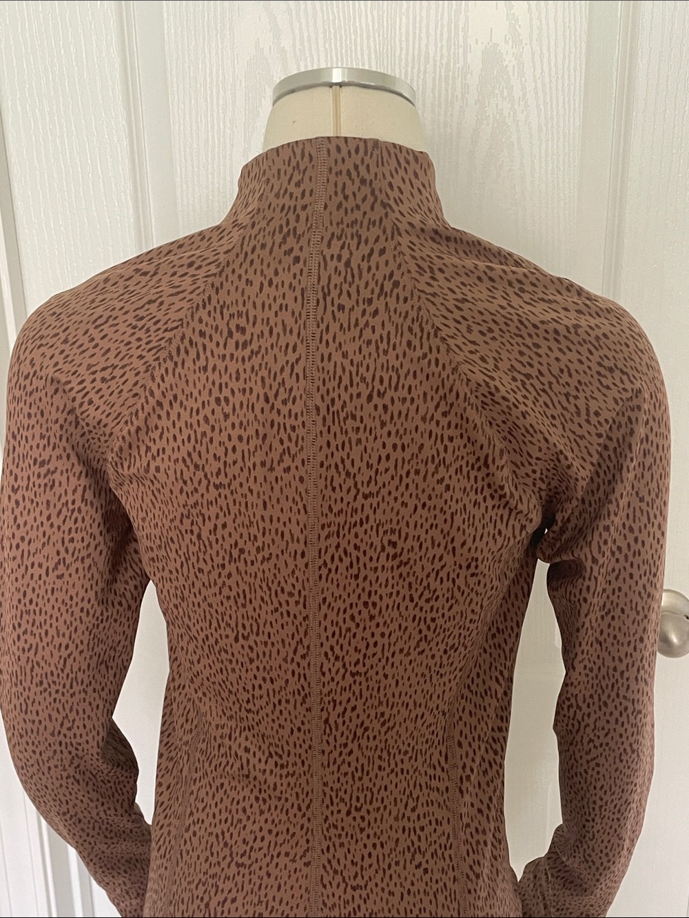 NWT Athleta Salutation Brown Leopard Printed Jacket Size Small - Picture 9 of 9